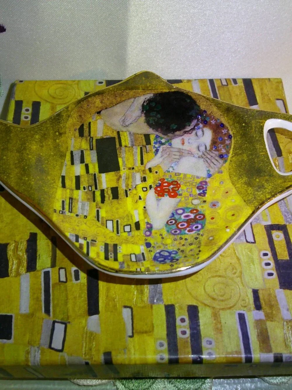 Gustav Klimt Painting The Kiss Tea Bag Holder from Belvedere Museum New in Box